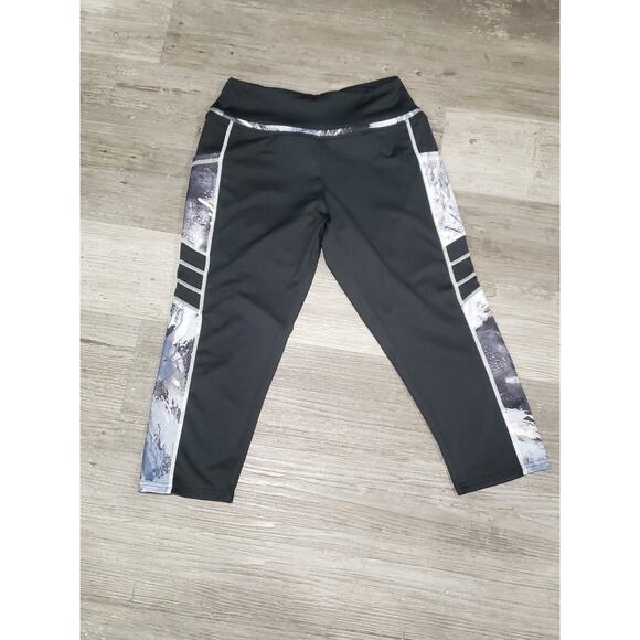 Neon Sweets Black Gray Camo Side Design w. Pockets Leggings Yoga Capri Pants - Picture 8 of 8